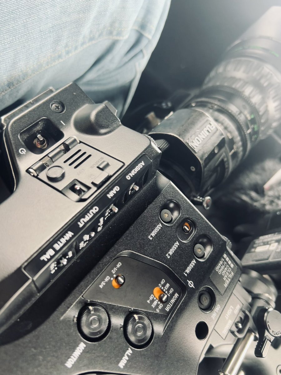 Oshin_Watanabe's tweet image. 最近ENGカメラを触る機会が増えてて
「もっと上手くなりたい」と思うこの頃🎥

ワンカットごとに「伝えたいこと」を
考えるのめちゃ楽しい❗️

自分のカメラマンとしての「チカラ」を
越えていきたい🏔️👣🔥

#eng 
#カメラマン 
#青森 
#RicotoS 
#映像