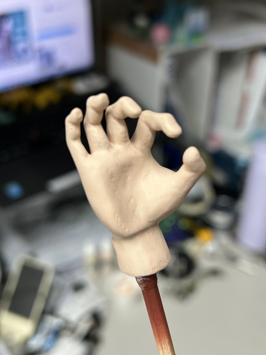 ヒュー® tweet media