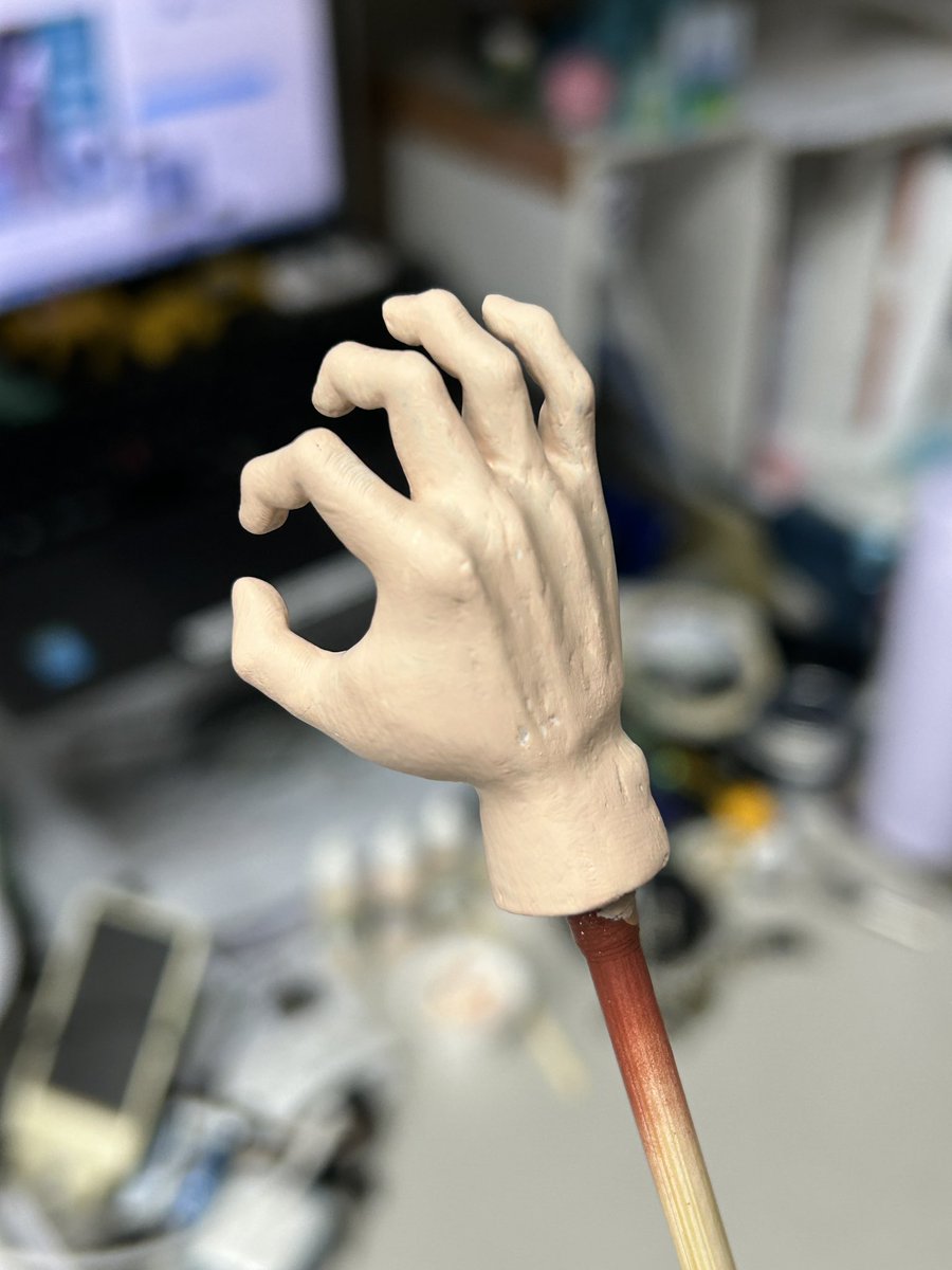 ヒュー® tweet media