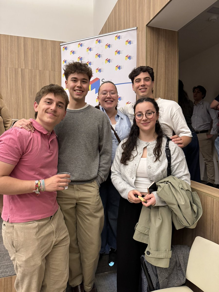 ccmmMadrid's tweet image. 🤝 II Asamblea de Decanos en el #CMAlcor

40 decanos participaron como representantes de sus colegios, aportando ideas para mejorar la vida colegial.

🗣️ Se trataron temas deportivos y culturales de cara al próximo ciclo.

Gracias por su compromiso 🙌

#AsambleaDecanos #CMM