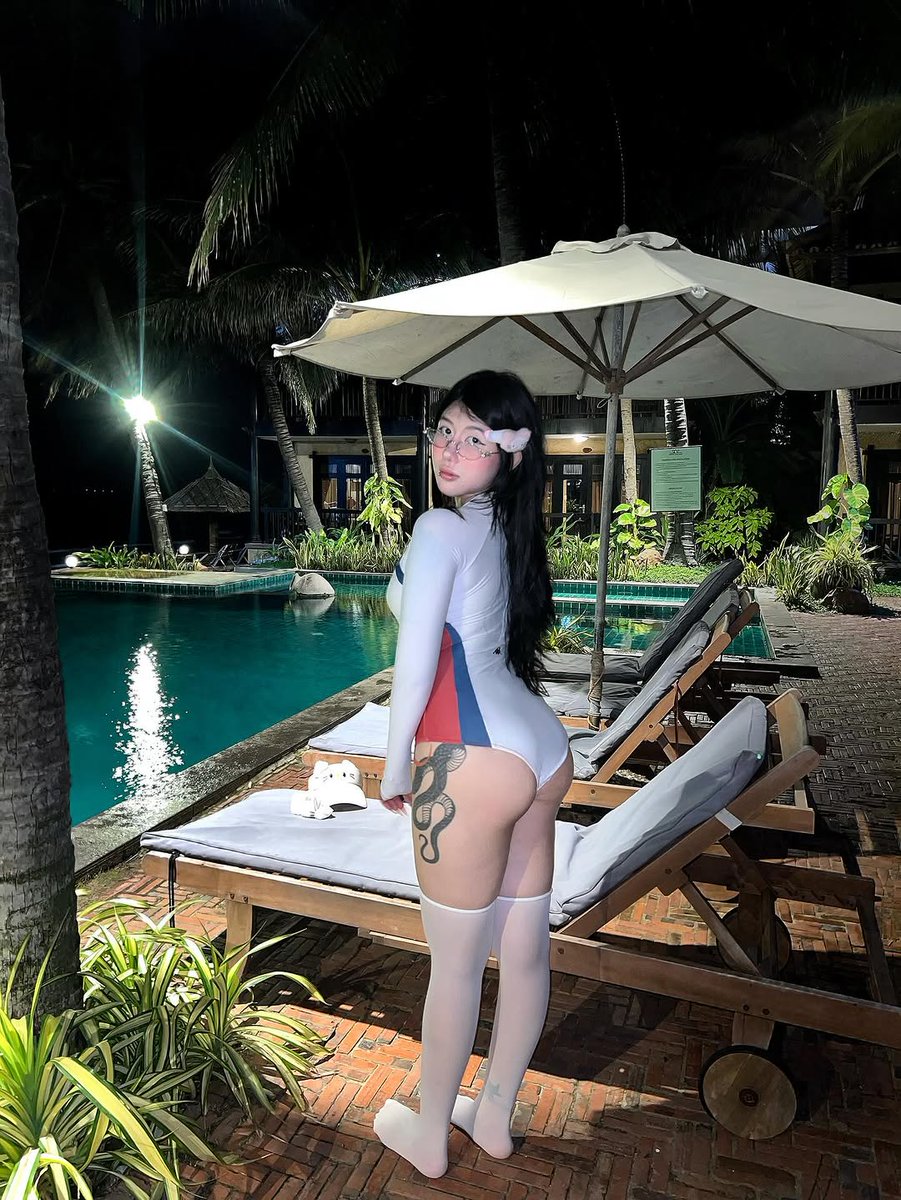 Shizuka__neee's tweet photo. Máy dập đi bơi https://t.co/rNIlj4Mz4J