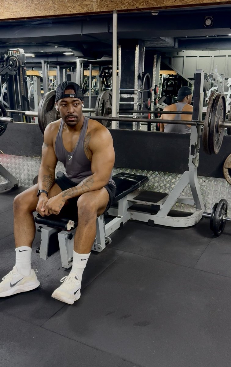 master1choc's tweet photo. Gym time for Daddy! Only sends for pre workout or post work out meal get my attention. Know what you’re good for and send 

#musclegod #muscleworship #gymbody #walletcontrol #blackalpha #bnwo #cuck #beta https://t.co/vtvuNdr4ij