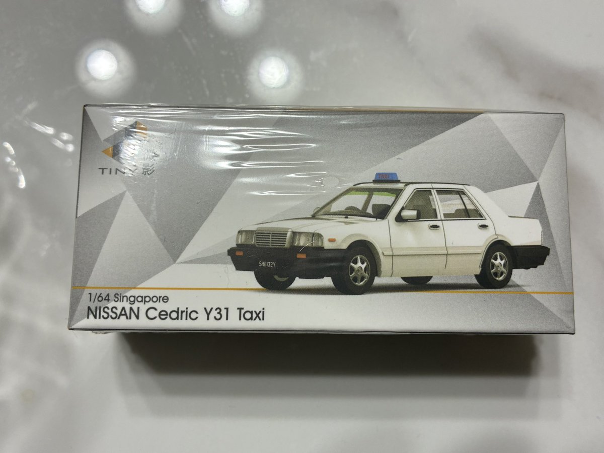 製品化に恵まれない車種...
日本での発売中止...
幾多の苦難を乗り越えて...
遂に来たか...