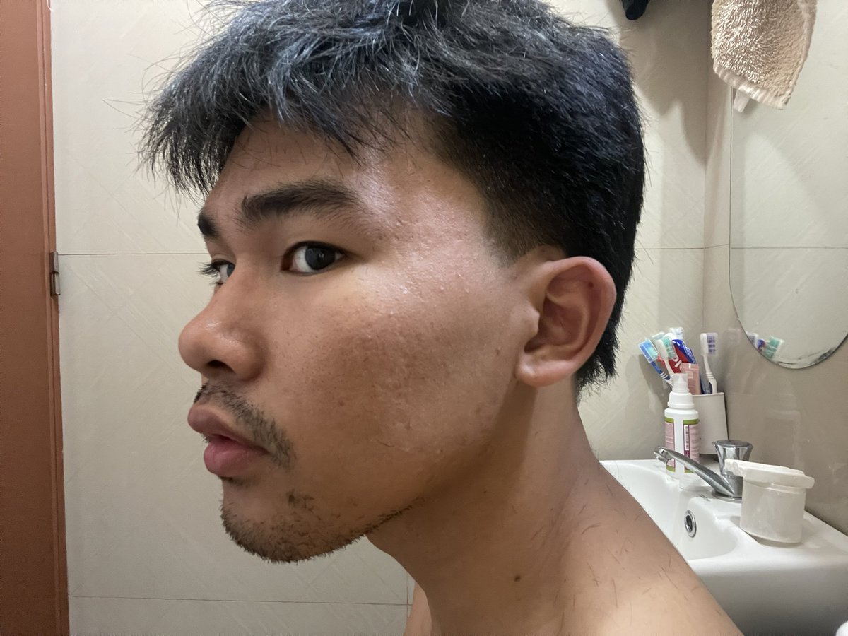 doubleuen's tweet photo. hellow, i still exist https://t.co/gae5PsfYSQ