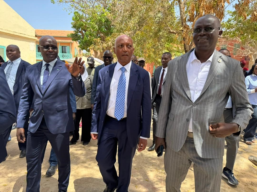 Motsepe en sapeur pompier? Une patate chaude entre les mains de la CAF
laquestion.info/motsepe-en-sap…