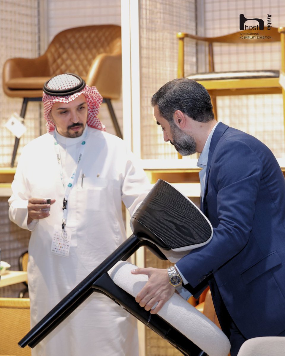 host_arabia's tweet photo. تصميم الضيافة ينتقل من الخيال إلى التجربة: تصاميم حسّية، مواد طبيعية، إضاءة دافئة، ومساحات مرنة.
في هوست العربية ٢٠٢٥، تحوّل هذا التوجّه إلى طلب فعلي في السعودية والخليج.
كن جزءًا من معرض هوست العربية ٢٠٢٦
📆 7–9 ديسمبر | الرياض
#HostArabia #تصميم_الضيافة #الضيافة_السعودية https://t.co/FieEMf9mBr