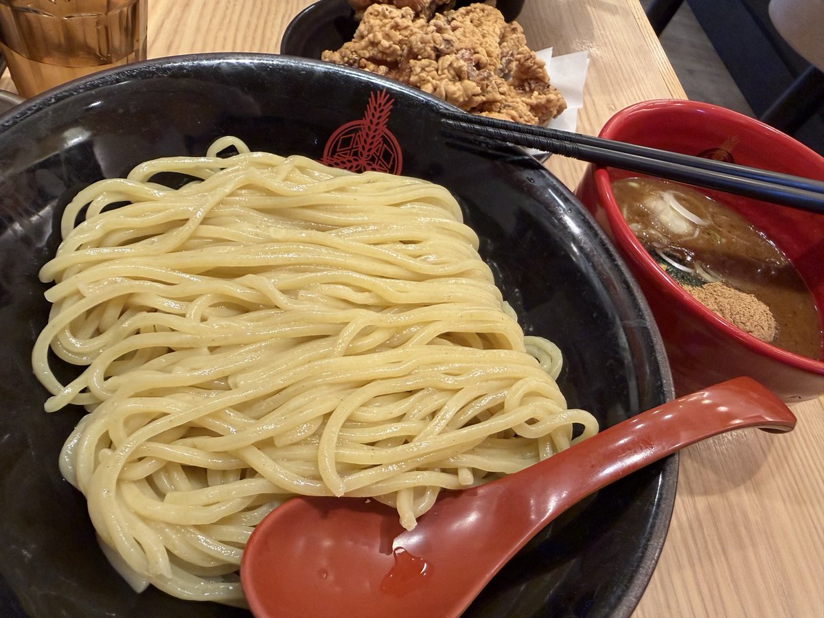 三田製麺所(池袋東口店)に食べに行って来ました😃

天下一品があった所でした😊

美味しく頂きました♪

#ラーメン
#ごはん

mita-seimen.com/shop/2024/09/1…