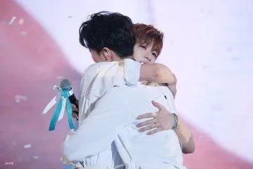 Yeni_Puu's tweet photo. Daniel and Guanlin https://t.co/WzkBI40ckR