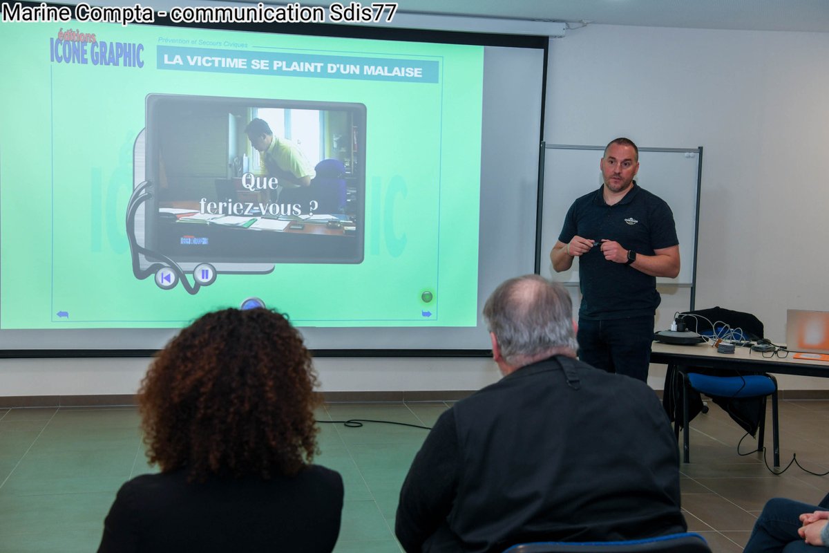 Sdis77's tweet image. [#PSC 🧑🏻‍🚒]

Hier, le #Sdis77 a accueilli Céline Platel, Directrice de cabinet du Préfet de #SeineEtMarne , ainsi que ses collaborateurs, pour une session de formation aux Premiers Secours Citoyen.

Cette journée d’apprentissage, a été assurée par un formateur de l’ #UDSP77.

Nous