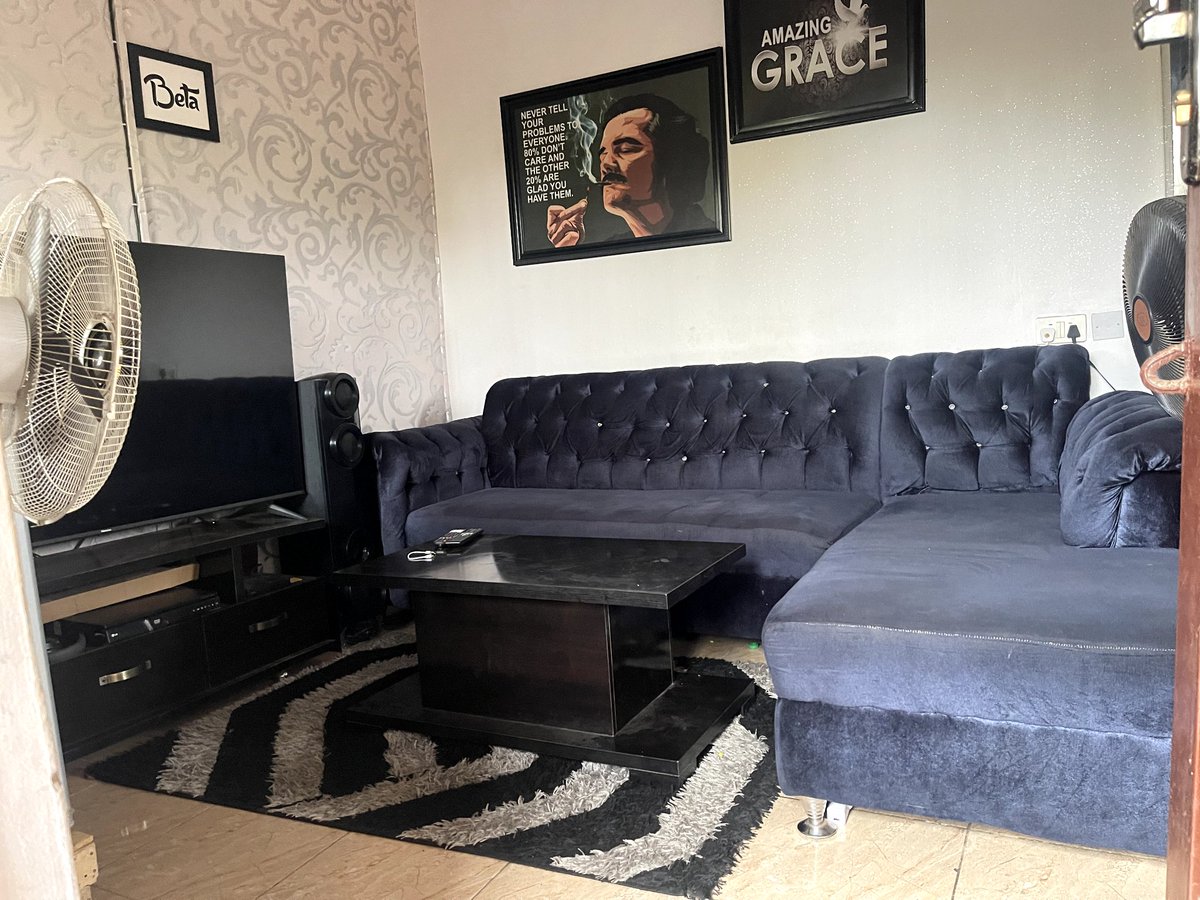 gentleinvestng's tweet image. I’ll refresh your room in 48hrs on a budget 🔥
(curtains, lighting, simple décor)
This is one of the spaces I’ve worked on👇
Taking 3 rooms this week only.
If your space looks boring or unfinished, I’ll fix it fast.
DM “ROOM” if serious.
#AbujaHomes #RoomMakeover #AbujaInterior