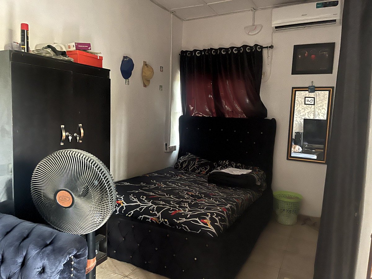 gentleinvestng's tweet image. I’ll refresh your room in 48hrs on a budget 🔥
(curtains, lighting, simple décor)
This is one of the spaces I’ve worked on👇
Taking 3 rooms this week only.
If your space looks boring or unfinished, I’ll fix it fast.
DM “ROOM” if serious.
#AbujaHomes #RoomMakeover #AbujaInterior
