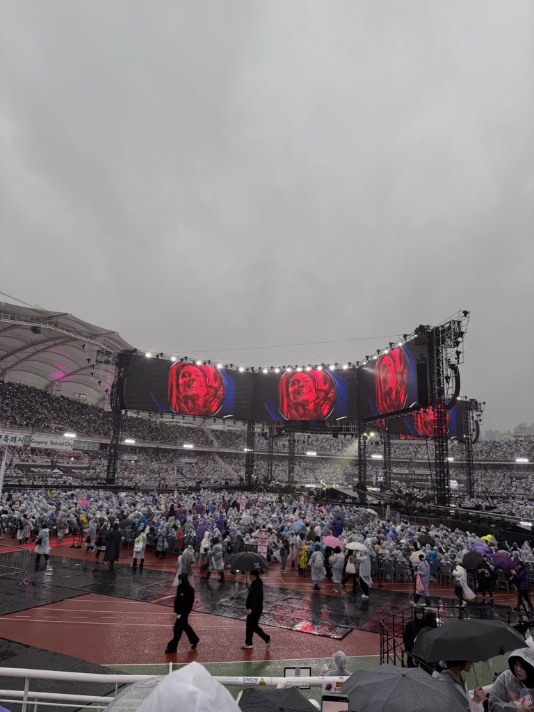 Rashika⁷ tweet media