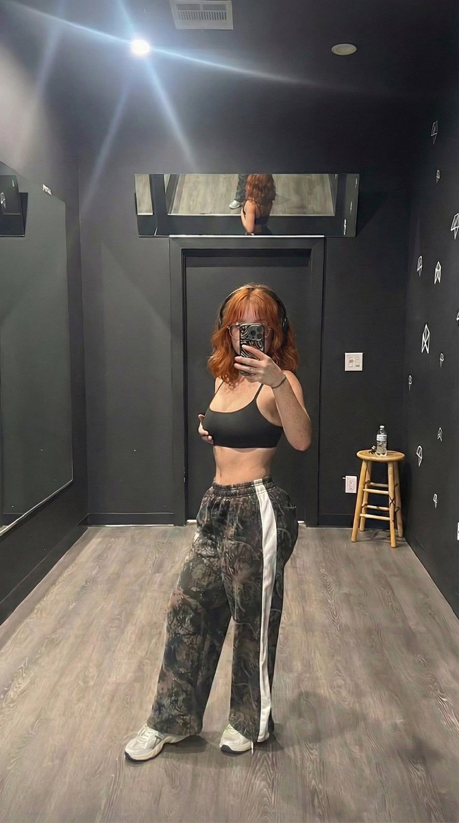 itzMila999's tweet photo. @sophieraiin @grok rate my physique, im 19 :) https://t.co/m4Y4Dds6hE