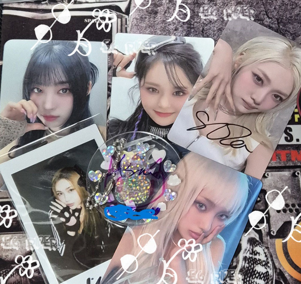 EVERGLOWRIDER's tweet image. 260405 CODE 키링 이벤트                    
#EVERGLOW #에버글로우 #CODE 
#EVERGLOW_CODE #아샤 #허유림 
#윰댕 #윰냥이 #AISHA #샤샤샤 
#아샤벨라 #플라밍고 #체리샤 #바니샤
항상 반갑게 맞아주는 유림이~~