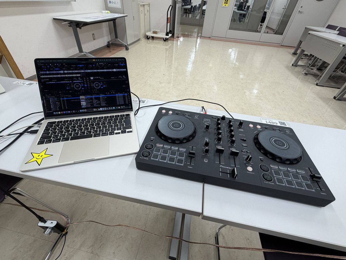 kmt_tut_emc's tweet photo. 設営完了しました!✨️
3号館3階30303教室でお待ちしています!!
#春からTUT
#春から東京工科大学
#TUT_EMC https://t.co/zVpw0jj89M
