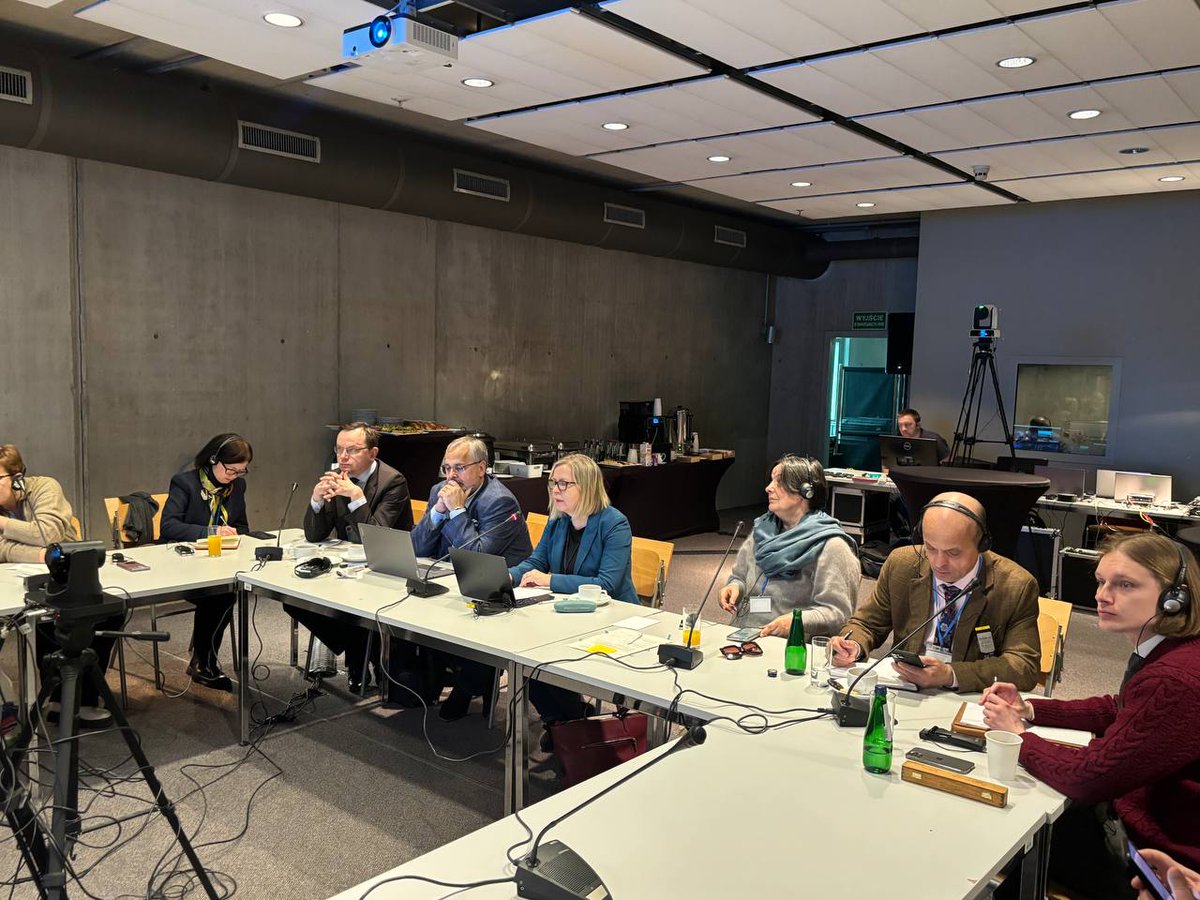 Ustrój w działaniu tweet media