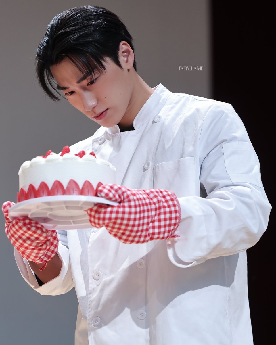 fairy_lamp710's tweet image. 260402 메이크스타

#SAN #choisan #ATEEZ 
#에이티즈 #최산 #エイティーズ
요청 주셨던 케이크 사니 hq🫶
아무래도 케이크가 많이 탐났나 보다..🤣