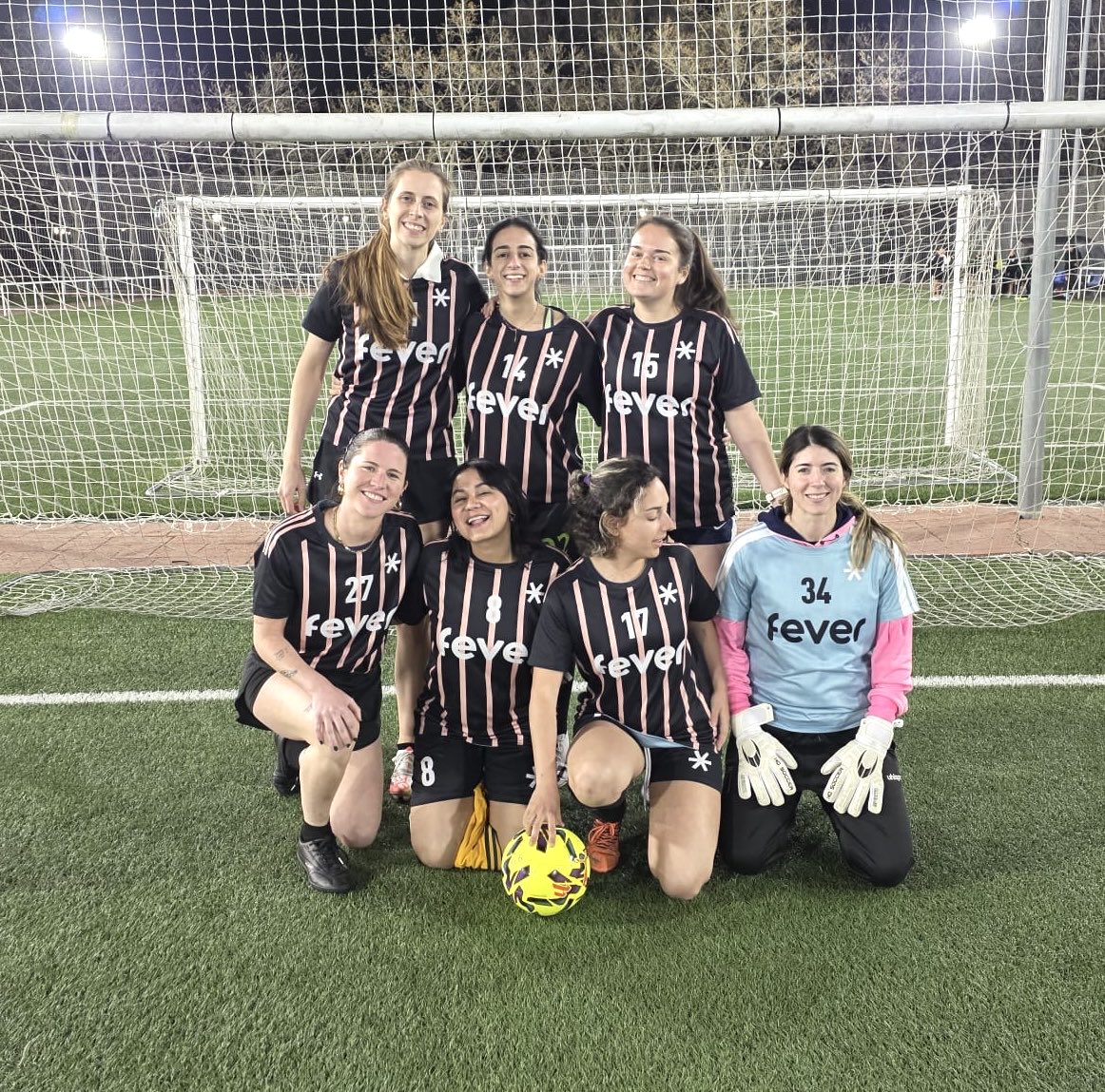 RCSport3's tweet photo. ⚽🔥 ¡Jornada inaugural disputada con gran emoción la Liga Femenina Fútbol 7 RC Interempresas! 🔥
Con el partido disputado ayer entre Sanitas , vigentes campeonas, y Telefónica (Movistar), queda completada la primera jornada de la 13 liga femenina de fútbol en Madrid. 🙌 https://t.co/Dc4t6YN8XN