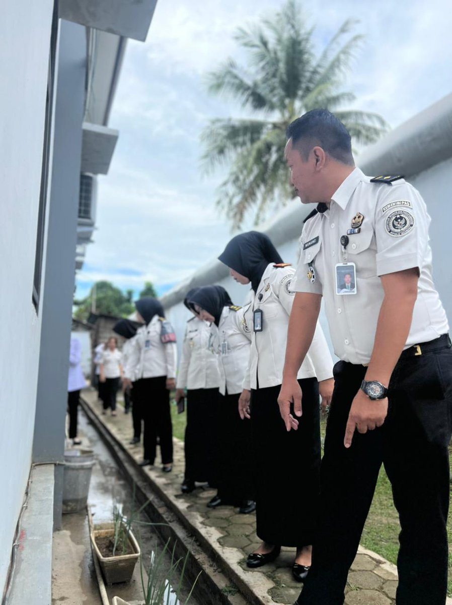 LppTenggarong's tweet image. Deteksi Dini Area Branggang Lapas Perempuan Kelas IIA Tenggarong Dilaksanakan Secara Optimal

#kemenimipas
#guardandguide
#ditjenpas
#pemasyarakatan
#PembinaanWBP
#keamanan