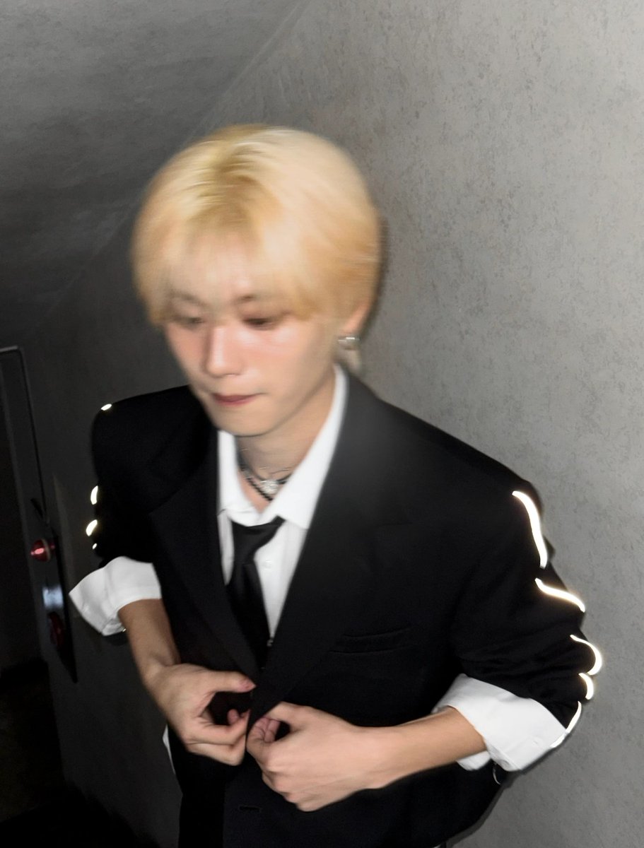 DoryunYoelFRFan's tweet photo. ✳️•{ + CHAT }•{080426}•✳️

#YOEL 

📸❤️

#AIMERS #에이머스 #요엘 
{••••••}
-->☔-->🇨🇵 https://t.co/Y11WiRa2Na