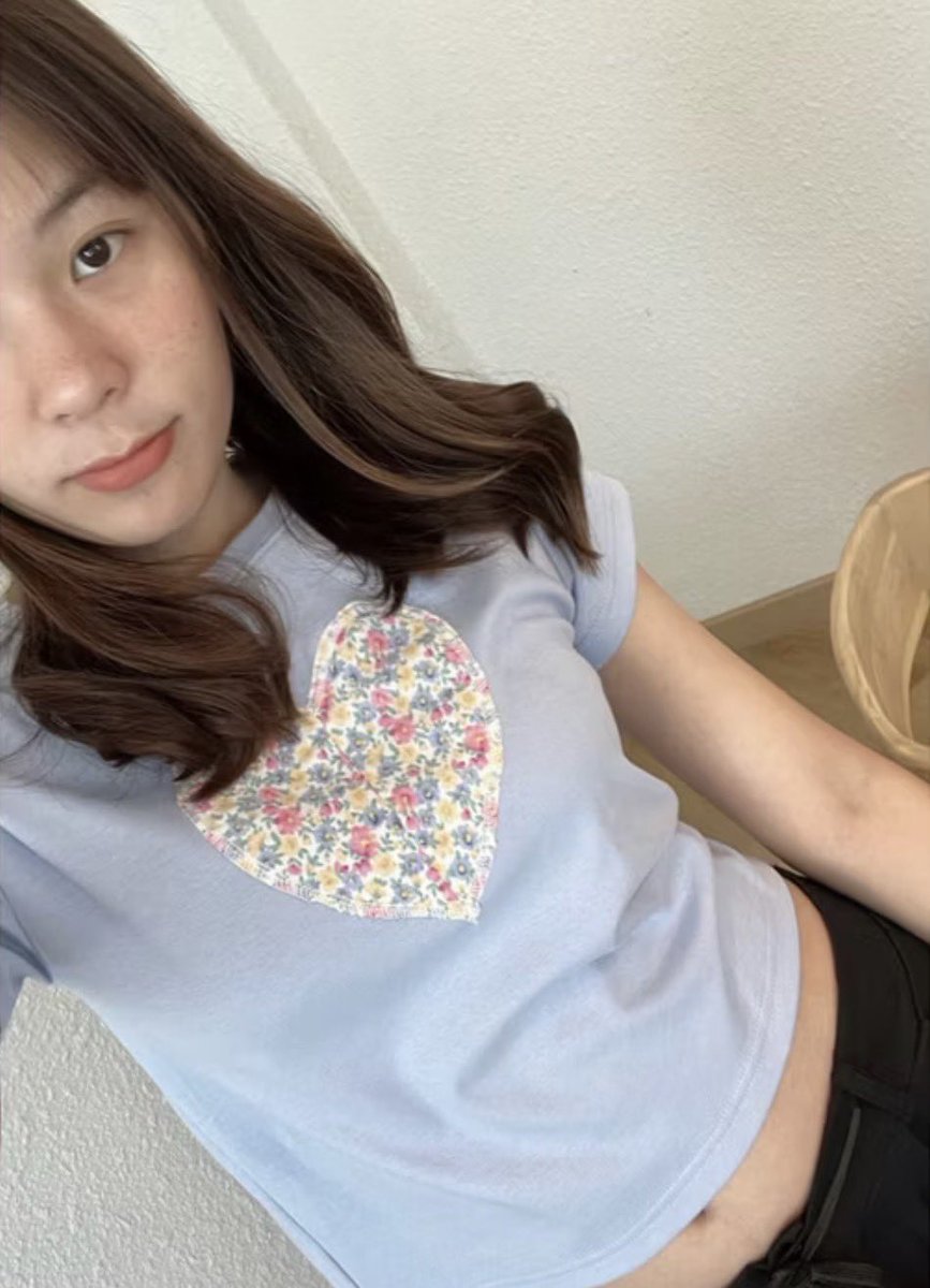 agirlfromu's tweet photo. ส่งต่อ ✳️
🪽 #IRiS mini tee handmade free size
      250 (from 300) free shipping 🕺🏼
      ใส่ครั้งเดียว ไม่มีตำหนิka 🩷

 #ส่งต่อเสื้อผ้า #ส่งต่อIRiS #ส่งต่อเสื้อผ้ามือสอง #ส่งต่อเสื้อผ้ามือ2 #โล๊ะตู้เสื้อผ้า #เสื้อผ้ามือสองสภาพดี https://t.co/qmoiz6dkpL