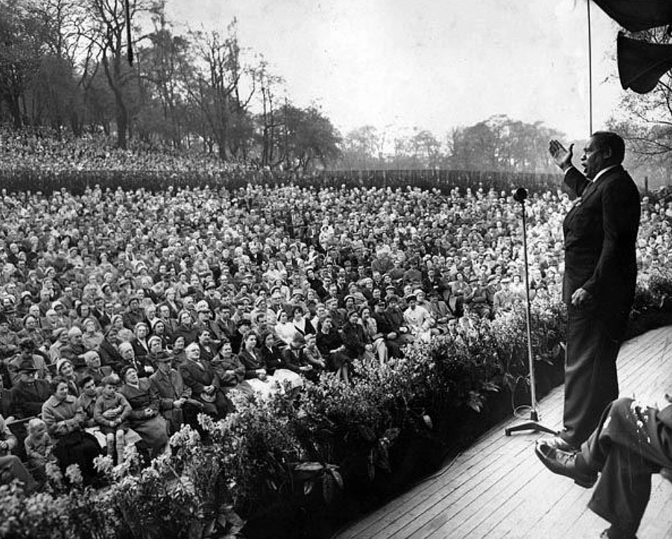 DincerKaratepe's tweet image. "#Sovyet #Rusya'da #Washington'daki gibi renk ayrımcılığı yoktu. Kendimi ilk defa tam bir #insan gibi hissettim." #PaulRobeson 

Uluslararası #Stalin Ödülü, Uluslararası Barışı Güçlendirme ve Uluslararası #Barış Ödülü sahibi, #NazımHikmet'in #İnciDişli kardeşi,
