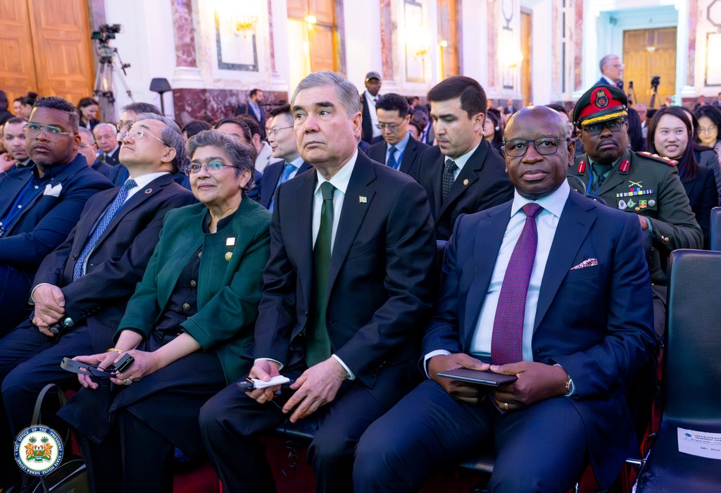 julius_maadabio's tweet photo. This morning at the International Vienna Climate and Energy Conference, I commended the ambition behind the Vienna Call to Action. As chair of ECOWAS, I highlighted West Africa's reforms, establishing itself as an integrated and investable economic zone. 

In Sierra Leone, we are actively investing across the entire energy value chain—from generation and transmission to last-mile connections and off-grid solutions—aiming decisively for 50 percent off-grid access by 2030, ensuring no community is left behind.