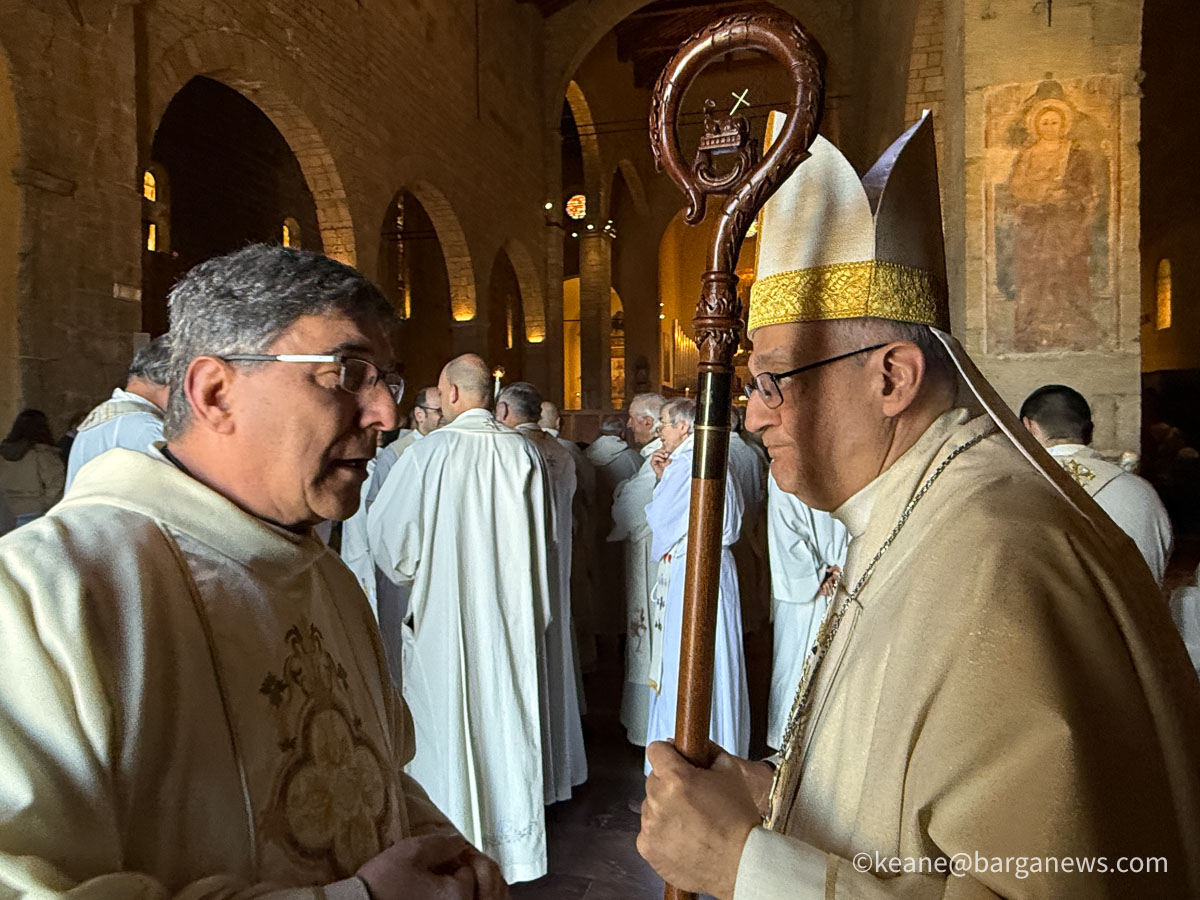 barganews's tweet image. Funeral of Don Antonio Pieraccini  in the Duomo BARGA   👉 CLICCA QUI per altre immagini e l'articolo completo - 👉 CLICK HERE for more images and the full article:  barganews.com/2026/04/funera…  #Barga #barganews #BargaVecchia #toscana #Keane