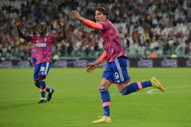 AyobBig's tweet image. 🗞️ @CorSport 

🎯 الهدف الرئيسي لـ ميلان: مهاجم صريح جديد 👀

⚠️ الأسماء المطروحة:

 مويس كين 🇮🇹
 دوسان فلاهوفيتش 🇷🇸

💸 لكن الصفقتين صعبتان بسبب:
📈 التكلفة العالية
💰 الرواتب المرتفعة

🔥 البحث مستمر عن الحل المناسب.

#ACMilan #TransferNews #SerieA #Football ⚽💼