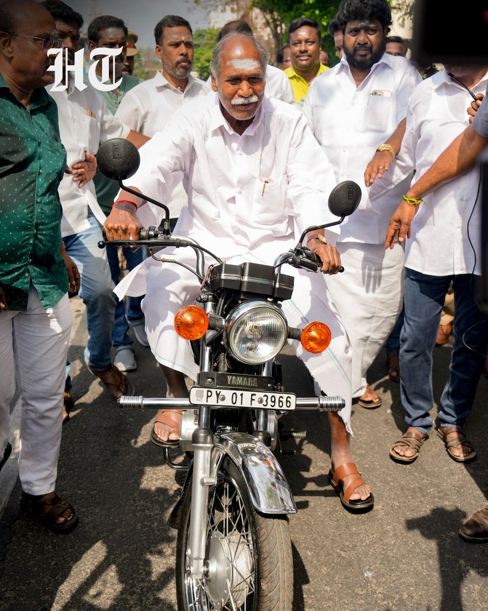 htTweets's tweet image. #WATCH | Puducherry CM and All India NR Congress (AINRC) candidate from Mangalam and Thattanchavady assembly constituency, N Rangaswamy, leaves on his bike after casting his vote for the Puducherry Assembly Elections.

Track election LIVE updates: hindustantimes.com/india-news/ker…