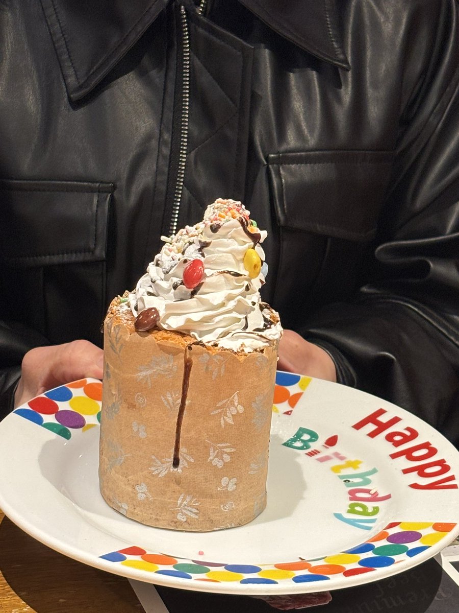 Kiss13Metal's tweet photo. 今日は嫁の #バースデー 🎂
ステーキハウス #ブロンコビリー で娘達と誕生会🎉
#滋賀
#近江八幡市 https://t.co/JFQEePIsMN