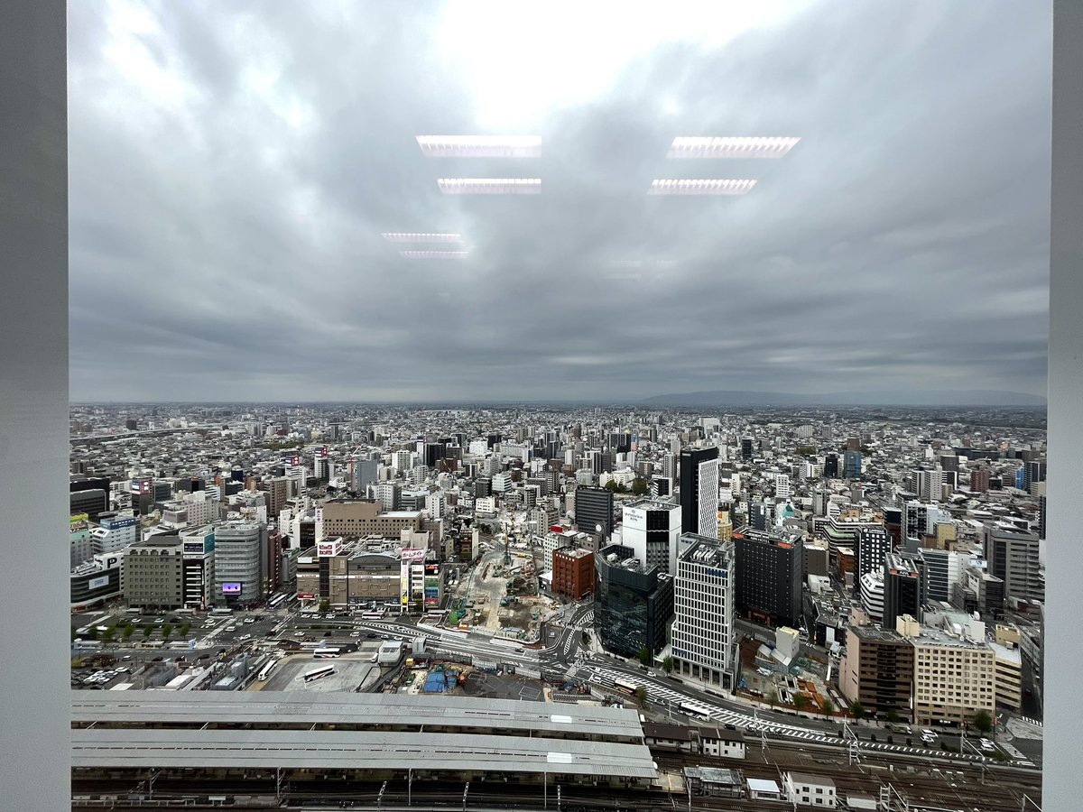 どんよりした曇り空