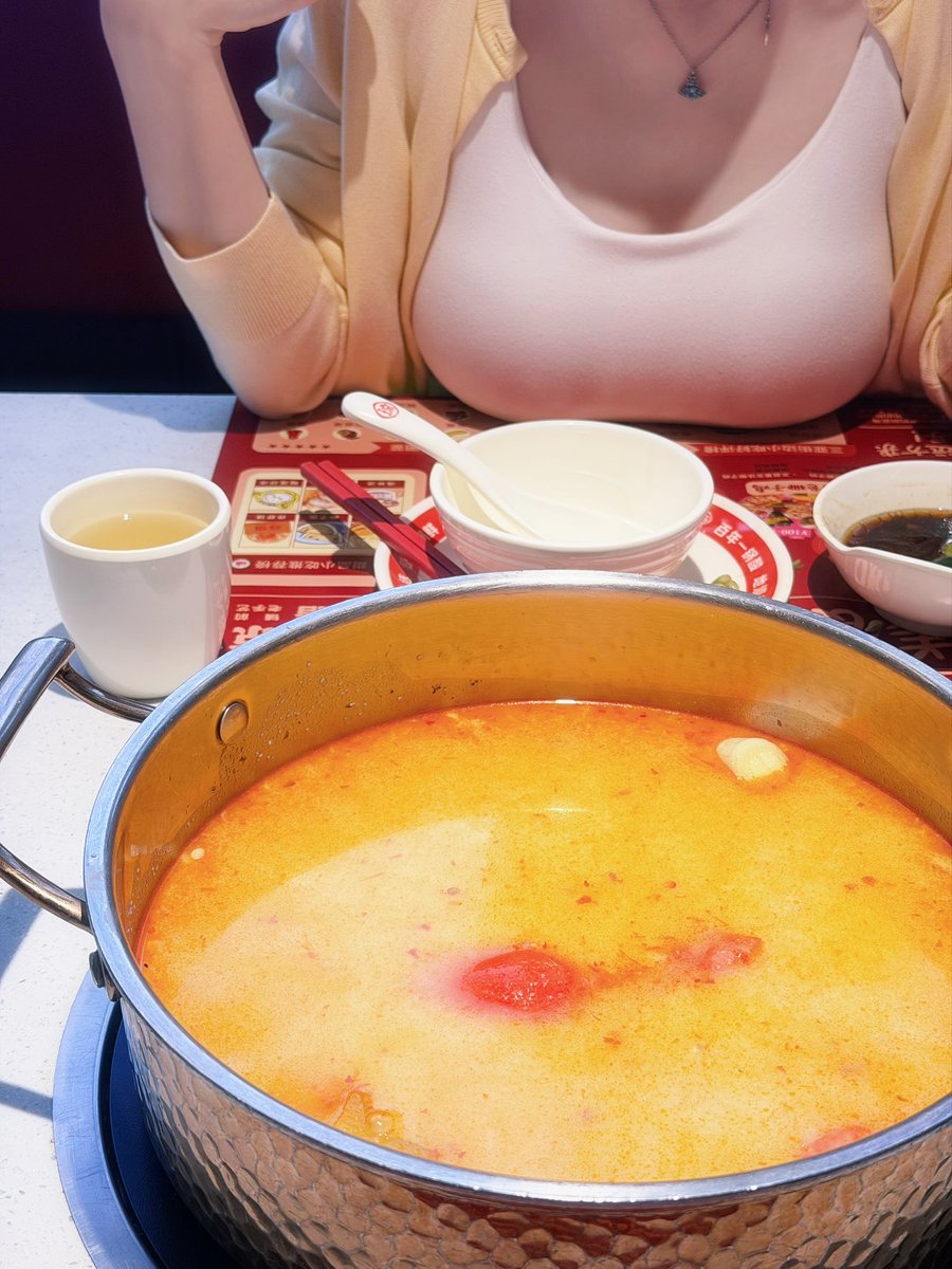 湖畔秘影 tweet media