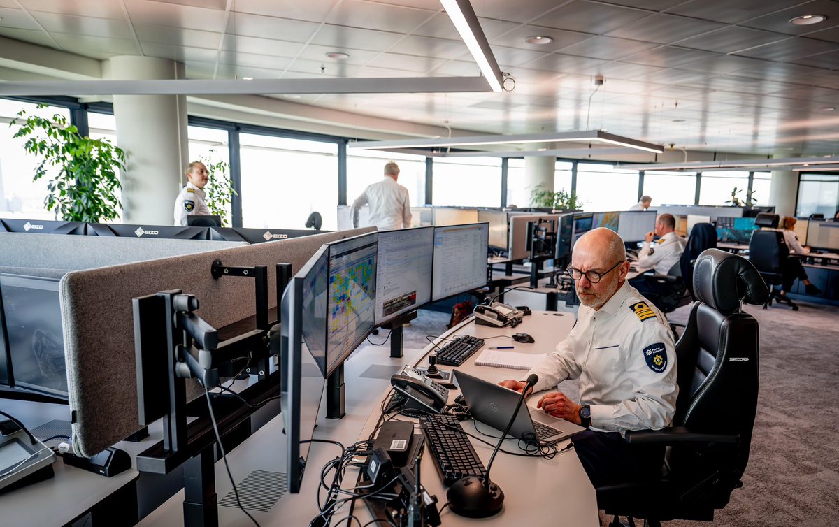 B en W Rotterdam tweet media