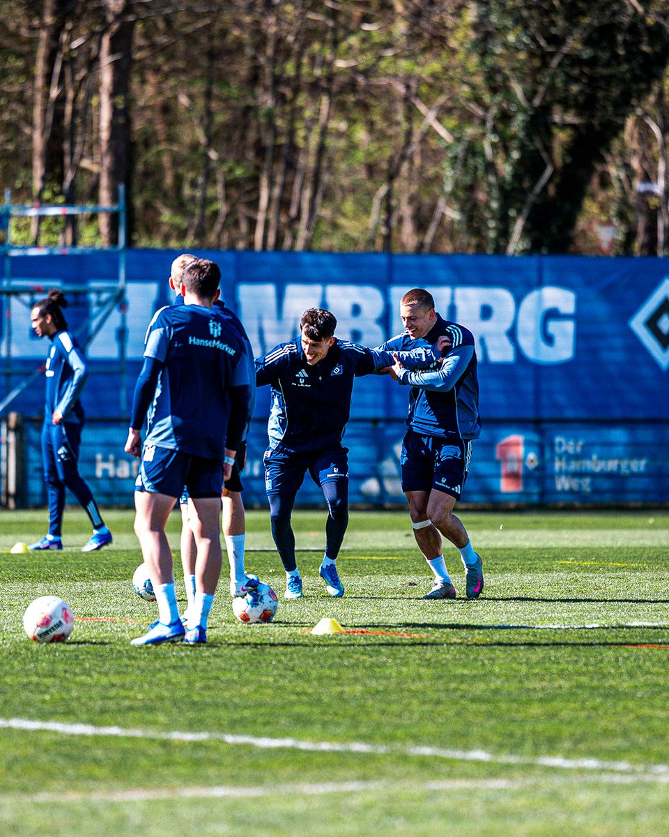 HSV's tweet image. Fokus auf #VFBHSV! 👀⚔️

#nurderHSV #Training