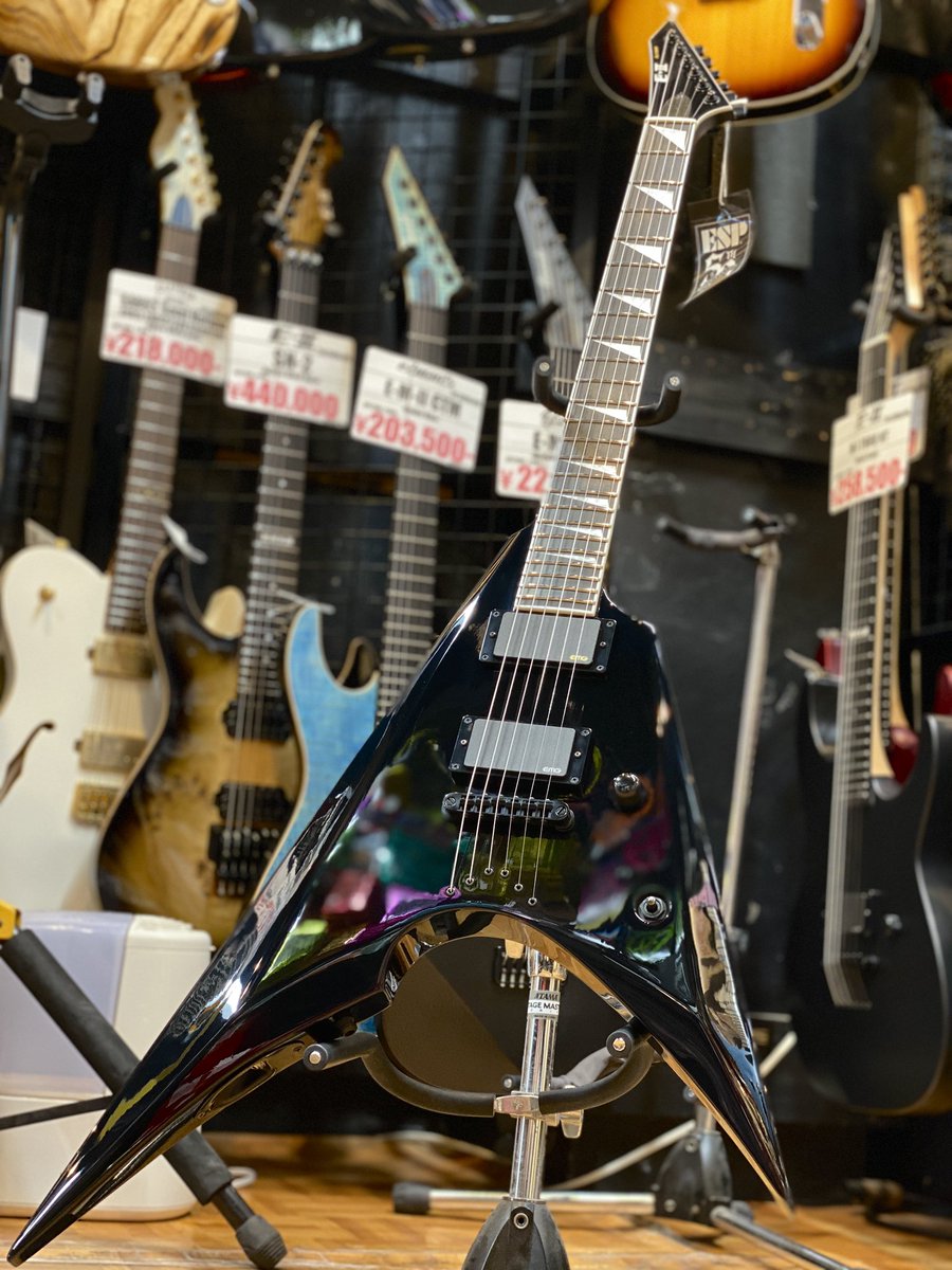 esptechhouse's tweet image. E-Ⅱの魅力って大枠のコンセプトはブレないながらも仕様のバリエーションが豊富な所なんですよ(定期)
#テクハスタッフたがわ
#御茶ノ水 #ESP #ギター #エレキギター