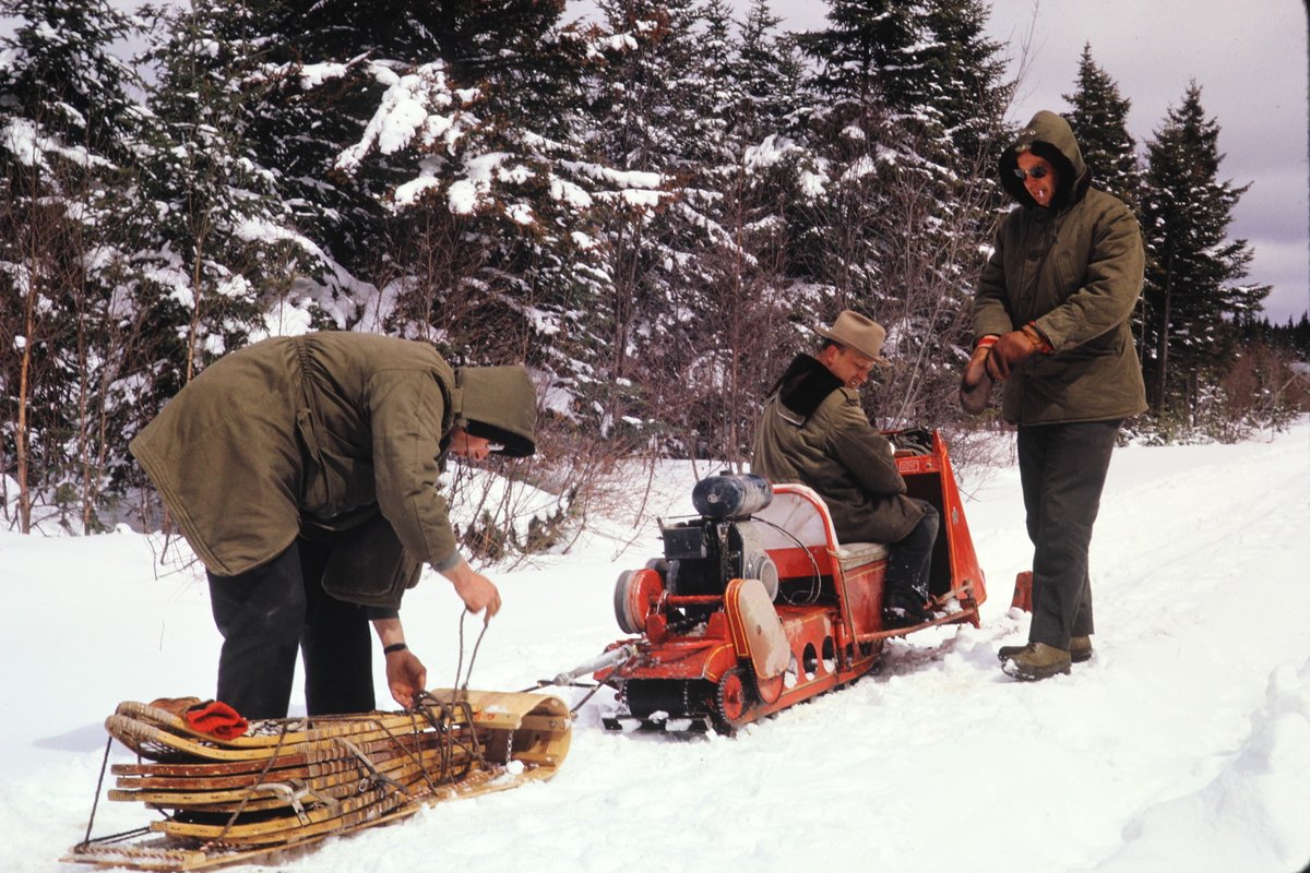 USBPChiefHLT's tweet image. #TBT Houlton Sector agents have a long tradition of patrolling the U.S./Canada border on snowmobiles in Maine. Though the technology has changed, our mission hasn't and our agents continue to brave the harsh winter conditions to protect our nation.
#BorderPatrol
