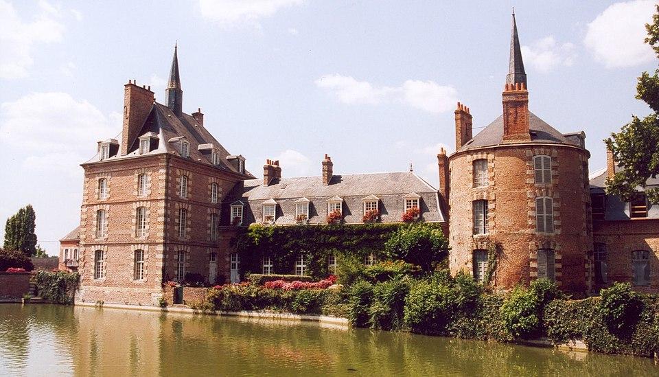 MonumentumFr's tweet image. Ancien château à #Bellegarde (#Loiret) Le donjon proprement dit a été commencé en 1355 et était achevé lors de la réception du roi Charles V par son construction, Nicolas de Braque. Morcellement du château aprè...
Suite 👉 monumentum.fr/monument-histo…
#Patrimoine #MonumentHistorique