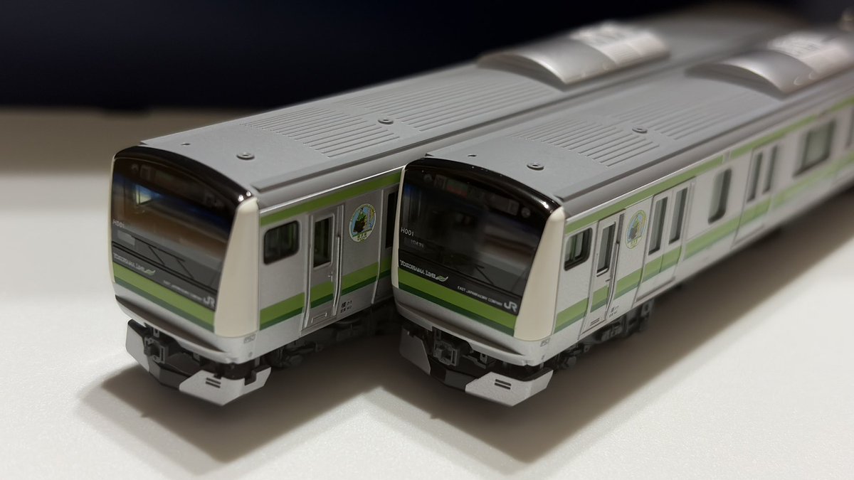 E233_15's tweet image. 今日のお届け物②
ぼち通販(川崎店)にて

KATO
E233系6000番台 8両セット 初期ロット

側面にスタンプがあった頃の初期ロットを購入！

この時代も知らない方もいるんですね！

デビュー当時は横浜出身のAKB48メンバーとのコラボもありましたね笑

#鉄道模型
#buynow