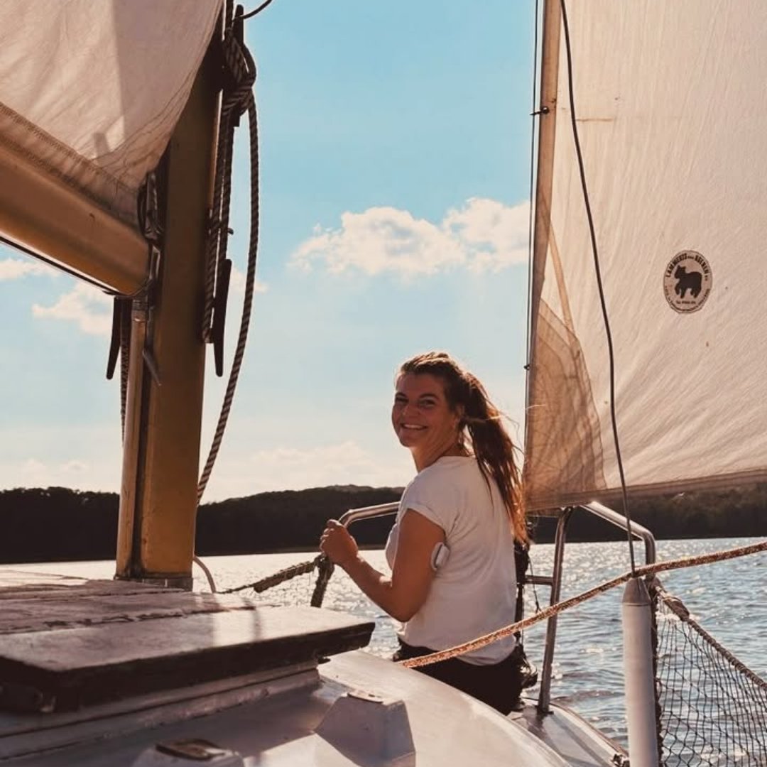 OmnipodME's tweet photo. My Omnipod® supports my active lifestyle, letting me focus on sailing.

يرافقني Omnipod® يوميًا، مما يمنحني حرية التركيز على الرياح والماء أثناء الإبحار.

- Saskia

#omnipod

*The Pod has an IP28 rating for up to 7.6 meters for 60 minutes. The Controller is not waterproof. https://t.co/rj3kmLJIC6