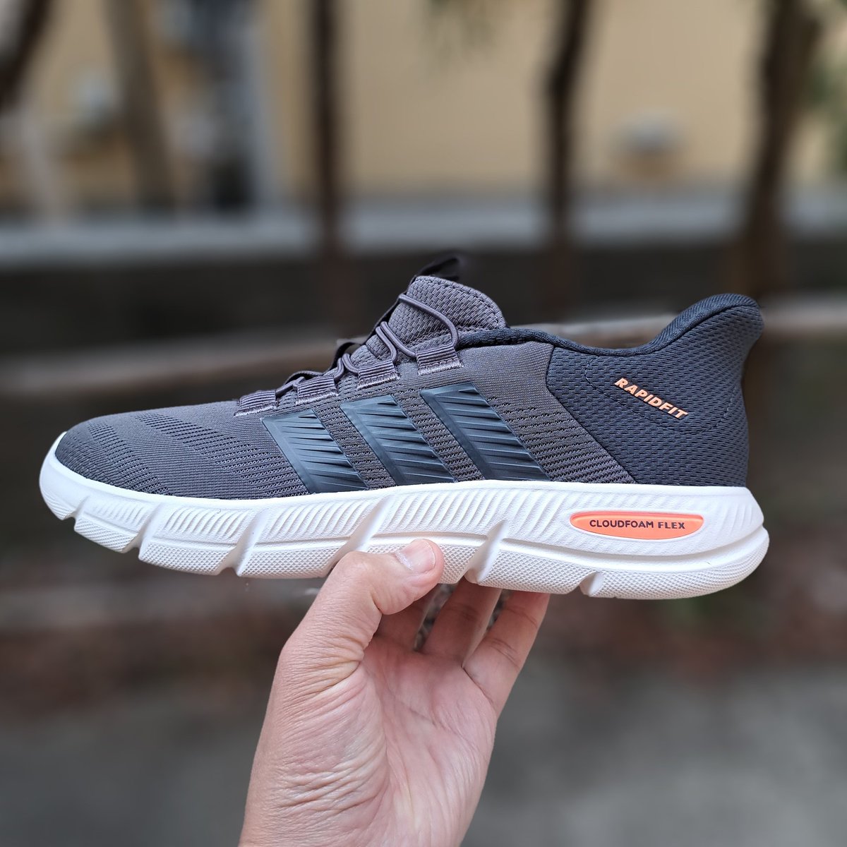 dakane_320's tweet photo. 8.0kmランニング
100m流し×4本
1.5kmダウンジョグ
今日も風強いなぁ💨
アディダスのスリッポンシューズ買ったんだけど、立ったまま履けるってめちゃ楽やわ〜😃
色違いでもう一足欲しい!
#running
#adidas
#cloudfoam
#batman
#cat https://t.co/hpGoaXvfJx