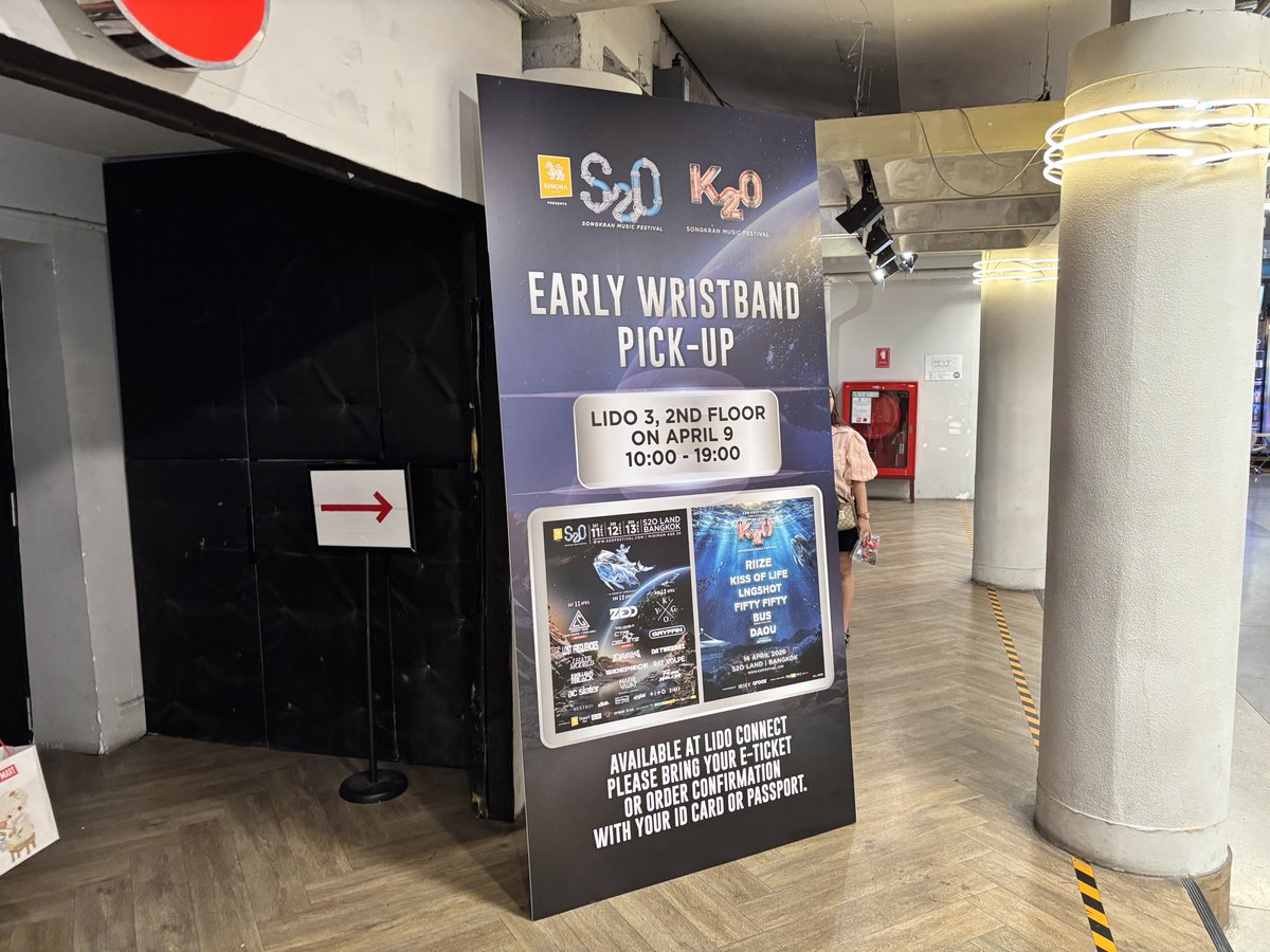 BarsThailand's tweet image. Took the opportunity to pick up my wrist bands early at Lido Connect. S2O Songkran, let’s go! 
#S2O #edm #Bangkok #Thailand #Asiangirls