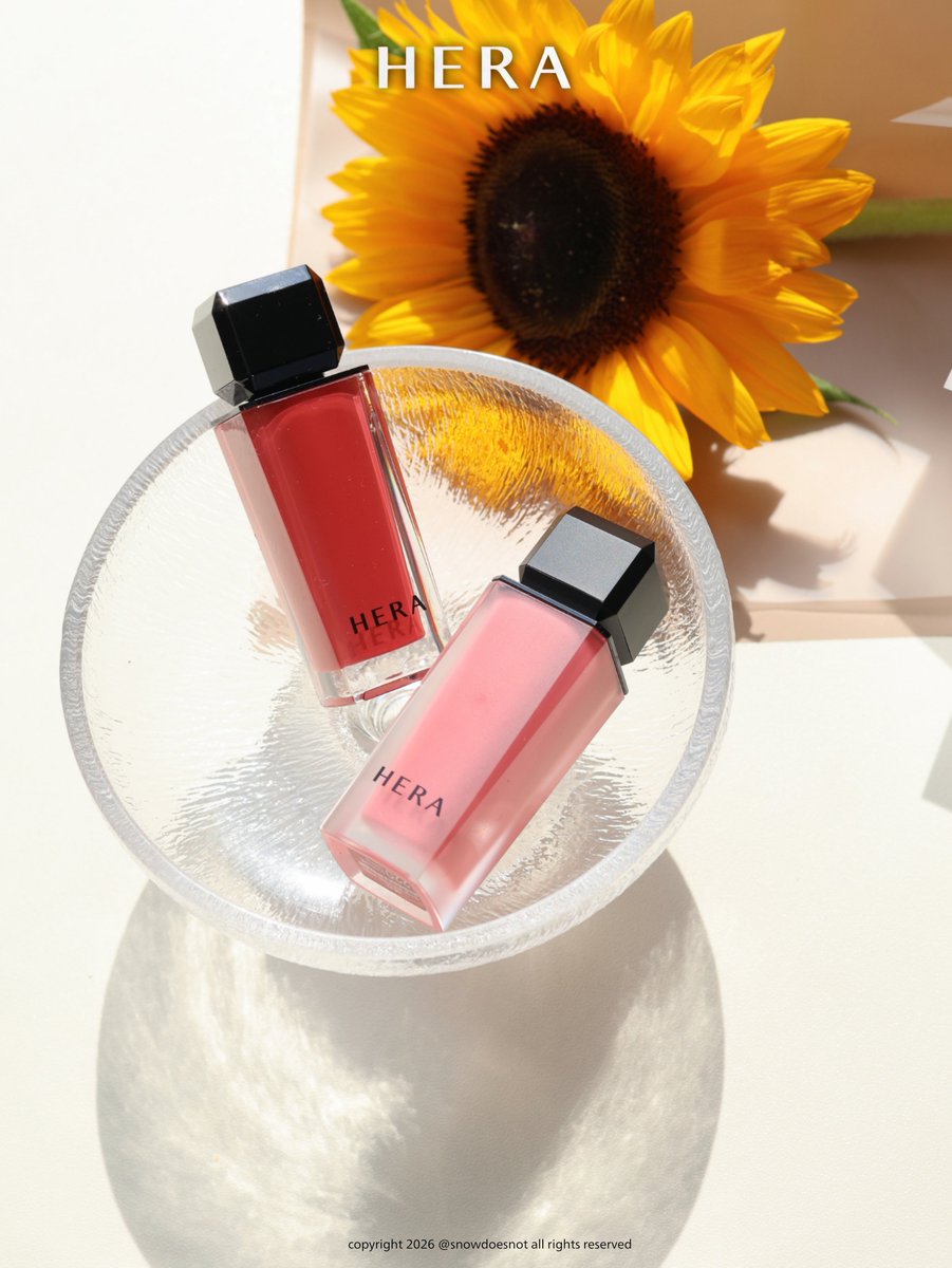 snowdoesnot's tweet image. #광고 #RT이벤트 
#RT 추첨 10분께 헤라의 센슈얼 누드 글로스+센슈얼 파우더 매트 리퀴드 신규 컬러를 각 1개씩 보내드려요 (1인 총 2컬러, *4/15 당발)

오묘한 립 컬러 맛집 #헤라 에서 신규 컬러가 출시되었어요! 

🤍 센슈얼 누드 글로스 NEW 325 선키스드
🩷 센슈얼 파우더 매트 리퀴드 NEW 220