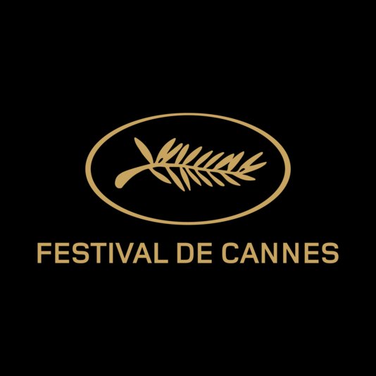 CINEMA505's tweet image. ‘Parallel Tales’, de Asghar Farhadi, terá sua estreia na Competição Oficial do Festival de Cannes 2026.

Estrelado por Isabelle Huppert, Virginie Efira, Vincent Cassel, Catherine Deneuve e Pierre Niney, o longa é inspirado em ‘Dekalog VI’ de Krzysztof Kieślowski. Na trama, um