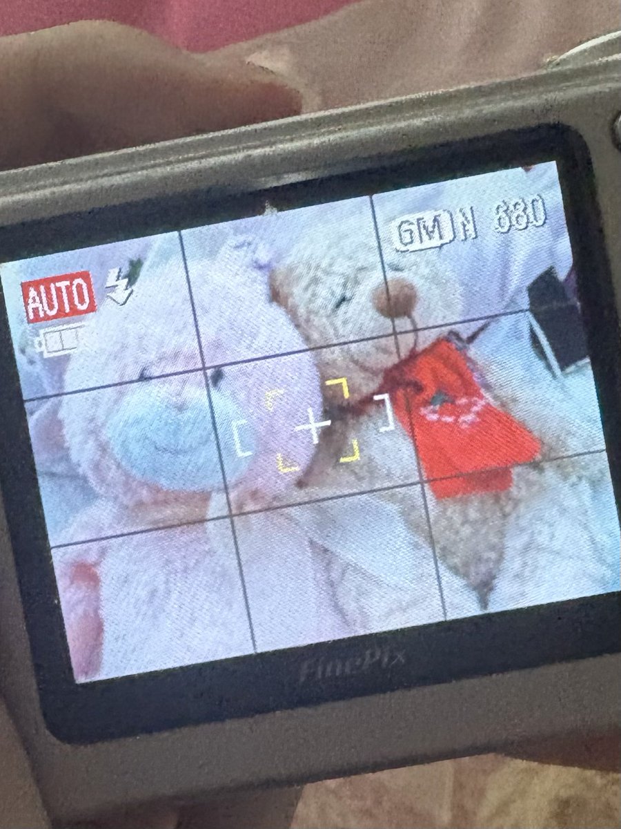 みこと tweet media