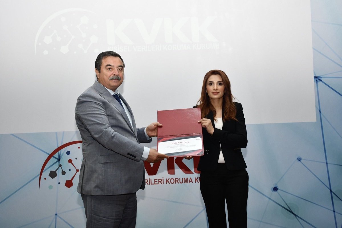 ekaplan_'s tweet photo. Dün KVKK’da yapay zekânın seçim süreçlerinde kullanımı üzerine keyifli bir seminer gerçekleştirdik. Katılım sağlayan herkese teşekkür ederim. ✨

#yapayzeka #seçim #KVKK https://t.co/zMK8pH8vbF