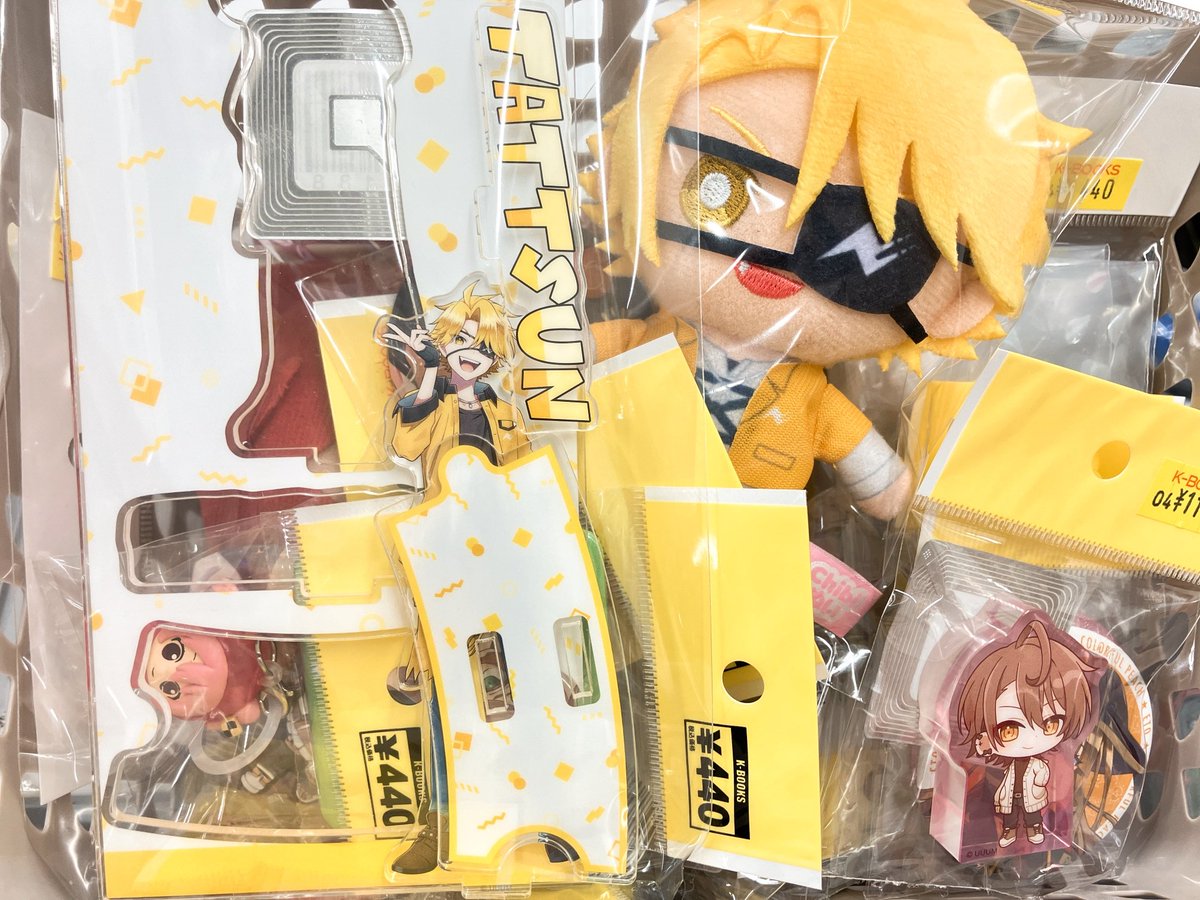 入荷情報】 カラフルピーチ 缶バッジやアクキー、アクリルスタンドなど