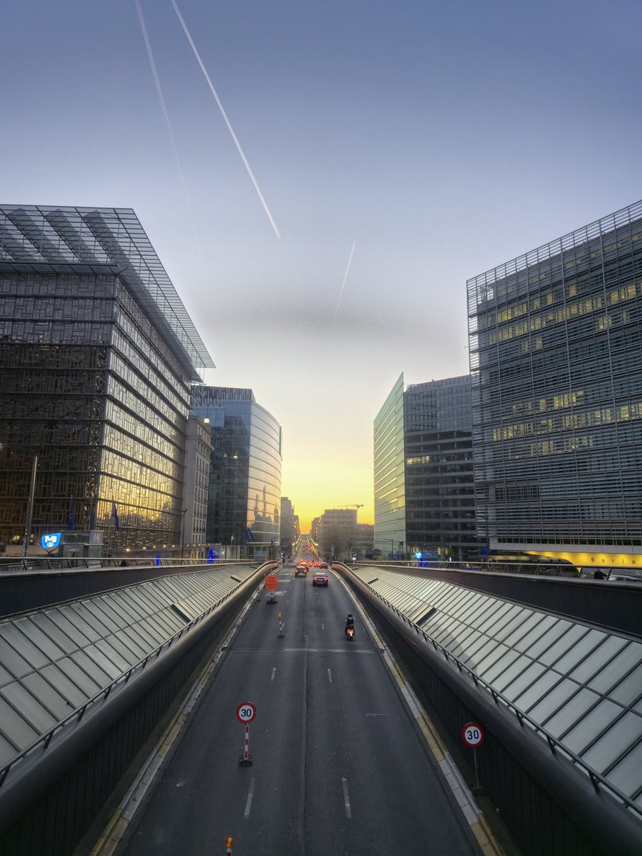 mlimlin's tweet photo. #europeancommission #schuman #brussels #belgium #eu #europe #eupolitics #brusselslife #visitbrussels #belgiumtourism #schumansquare #euheadquarters #europeanunion #brusselsculture https://t.co/xrId5JQWzw