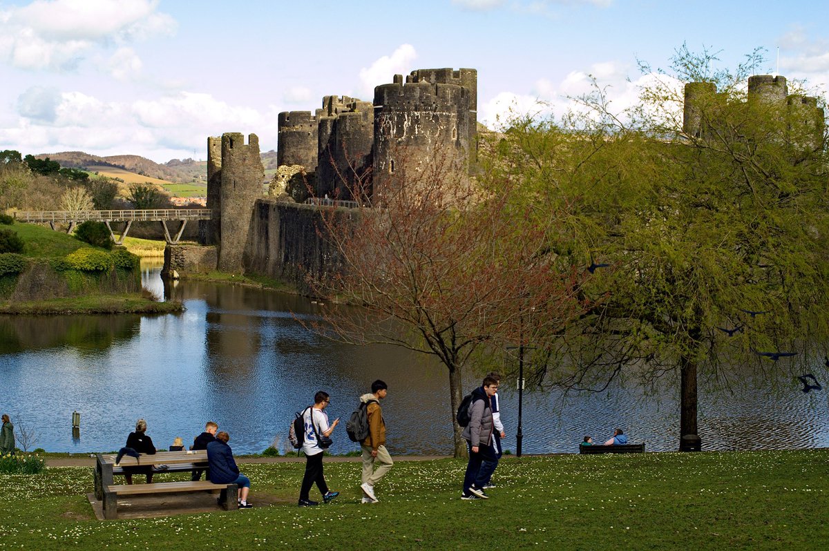 Caerphilly Castle #caerphilly #castle #nikon #thisiswales <a href="/visitwales/">Visit Wales 🏴󠁧󠁢󠁷󠁬󠁳󠁿</a> Visit delweddauimages.co.uk