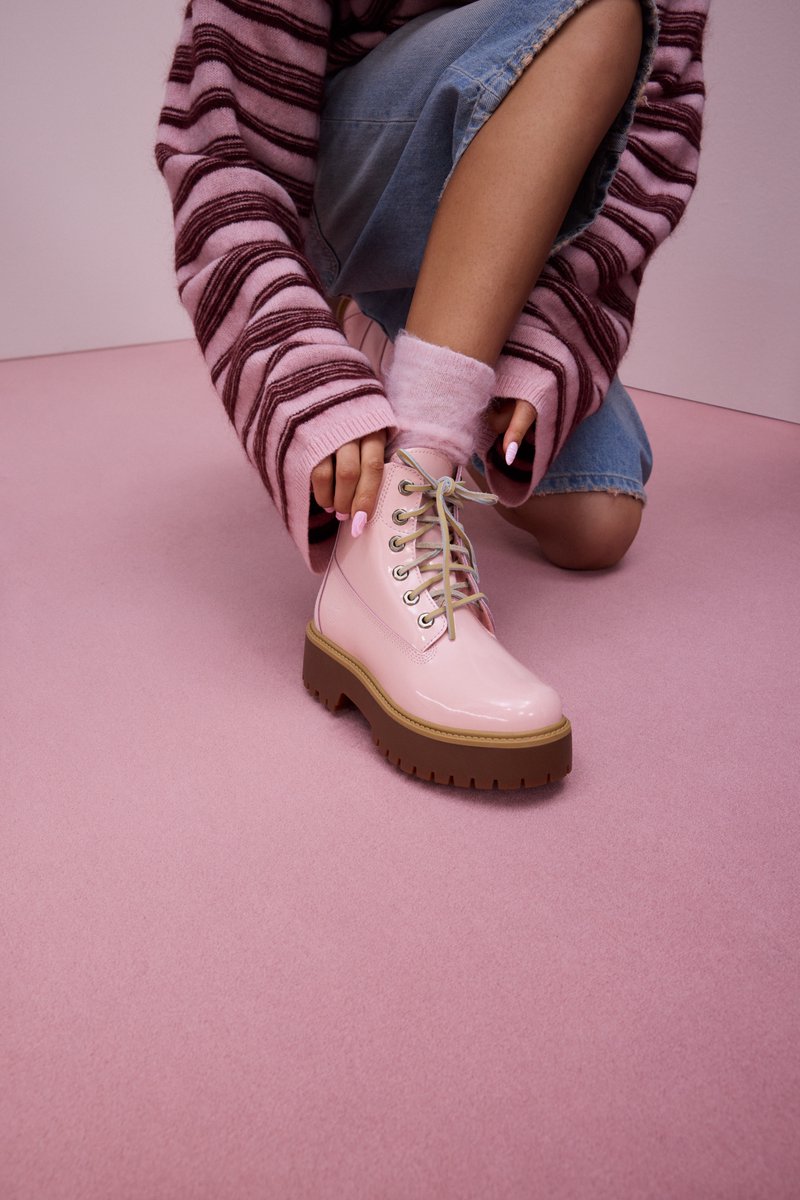 TimberlandSA's tweet photo. Delicate hues. Durable roots.

Step into Timberland icons reimagined in blush pink and sandy beige—where beauty and strength walk the same path.

#Timberland #Timbs https://t.co/0nFjUXwN99